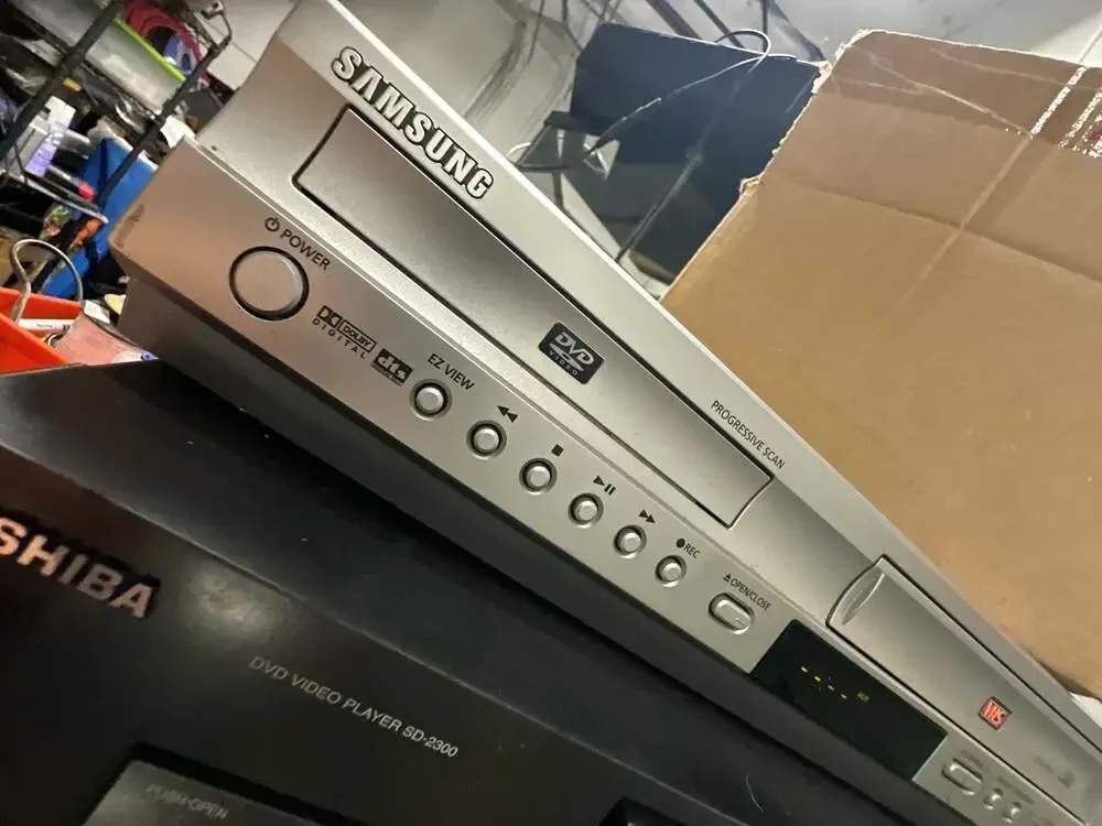 Samsung DVD-V4600 DVD/VCR Combo Player